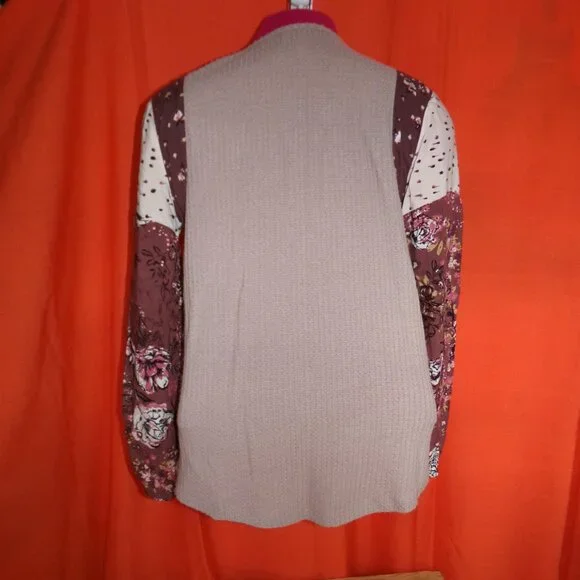 Maurices Patchwork Sleeve LS Top Sz XS - Picture 6 of 7